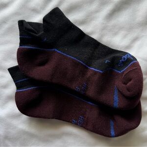 Bombas Hex Tec Maroon and Black Ankle Socks Size Small NWT